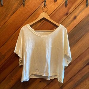 100% cotton slightly cropped PILCRO cream top